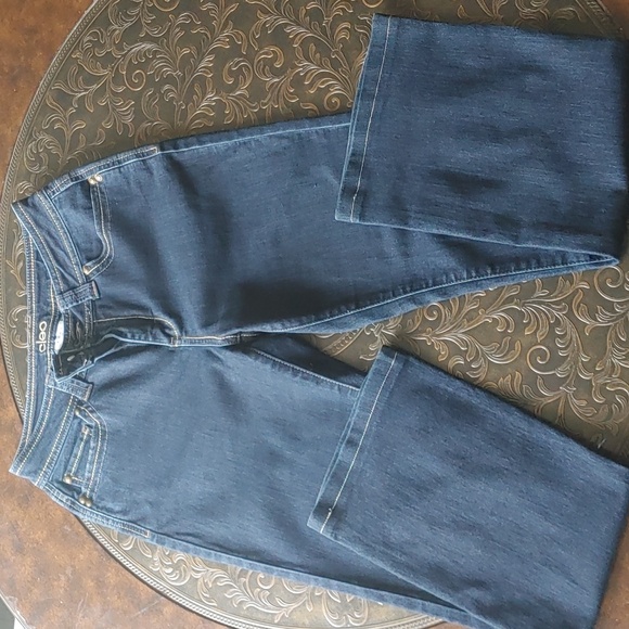 3/$30 Cleo Jeans - Picture 4 of 6